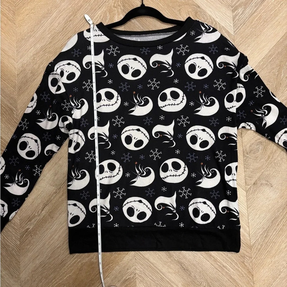 NWOT Nightmare Before Christmas Sweater - Picture 6 of 8